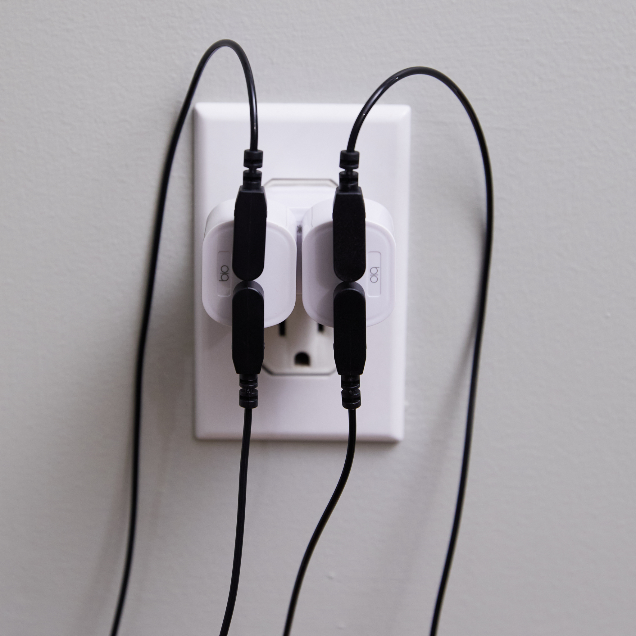 Earthing Safety Adapter U.S. (Type B Wall Outlets)