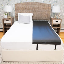  
                                    Lay the Earthing Sleep Mat vertically on your mattress for one person to be grounded fully all night long. (6537320366193) 
                                
                                